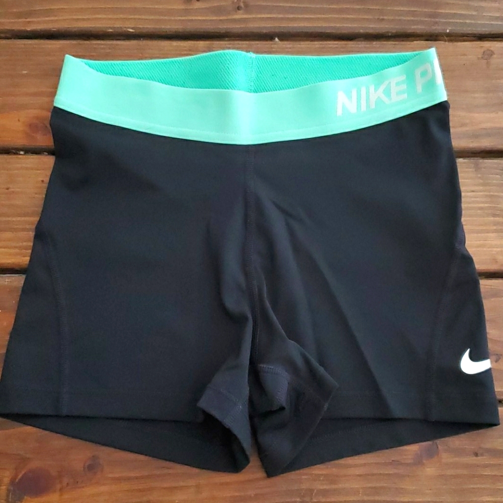 Nike Dri-fit booty shorts
